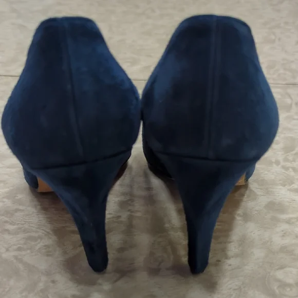 Rare Vintage St. John Blue Suede Heels Size 6.5 - Picture 4 of 7